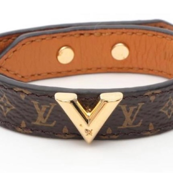 Louis Vuitton Essential V Monogram Bracelet 15 - Picture 11 of 11